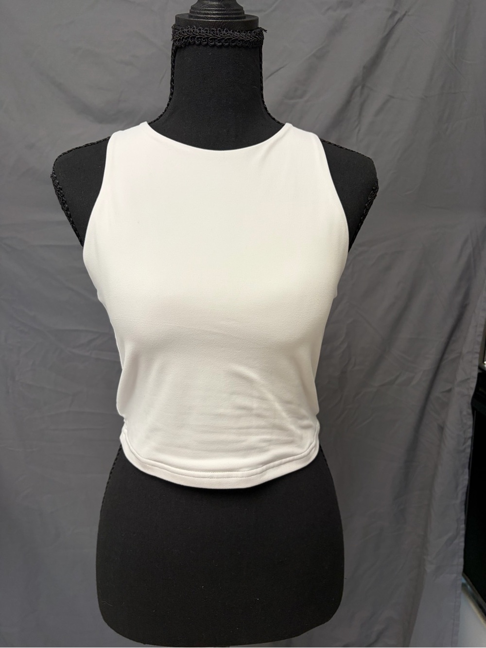 ReoRia White Crop Tank Top